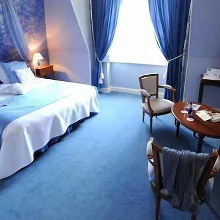 Hotel Chateau De Curzay-sur-Vonne
