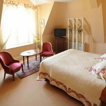 Hotel Chateau De Curzay-sur-Vonne